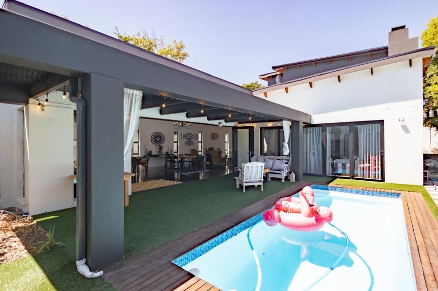 5 Bedroom Property for Sale in Elim Western Cape